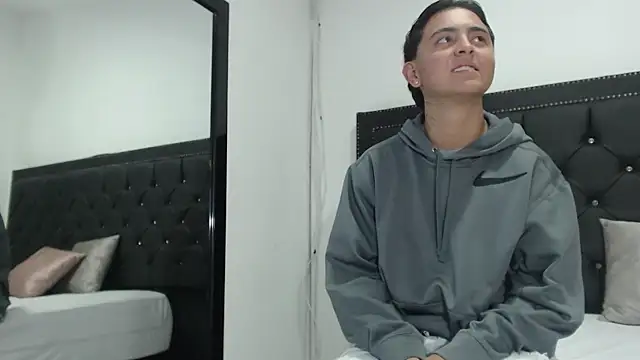 Snapshot of EnderCaspian chatting on 11-06-25, 12:39 EnderCaspian online show from 11-06-25, 12:39