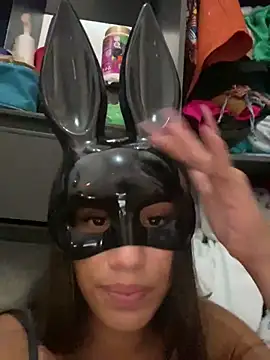 Snapshot of Mari2419 chatting on 11-06-25, 11:22 Mari2419 online show from 11-06-25, 11:22