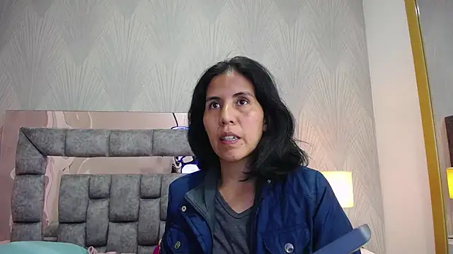 Snapshot of GiselaZivic chatting on 06-17-26, 07:04 GiselaZivic online show from 06-17-26, 07:04