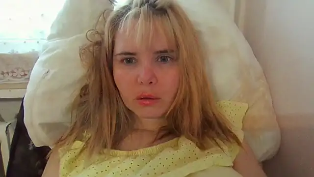 Snapshot of HornyElena chatting on 02-14-26, 03:31 HornyElena online show from 02-14-26, 03:31