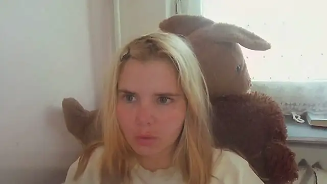 Snapshot of HornyElena chatting on 06-21-26, 03:14 HornyElena online show from 06-21-26, 03:14
