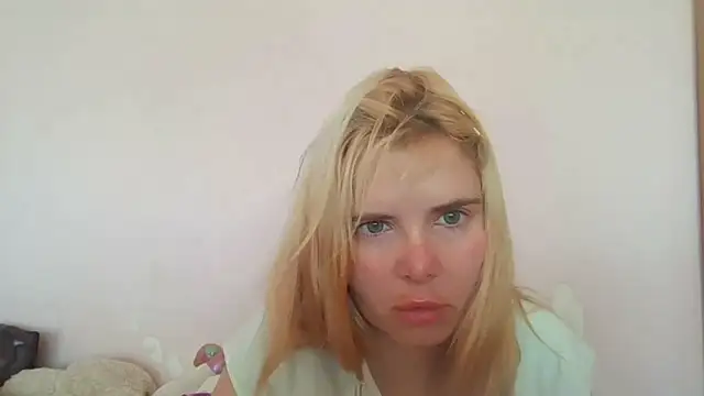 Snapshot of HornyElena chatting on 06-27-26, 08:08 HornyElena online show from 06-27-26, 08:08