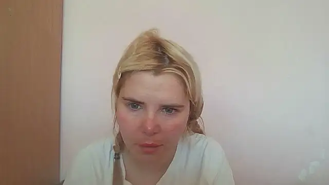 Snapshot of HornyElena chatting on 07-02-26, 08:20 HornyElena online show from 07-02-26, 08:20