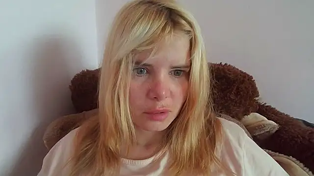 Snapshot of HornyElena chatting on 07-06-26, 08:11 HornyElena online show from 07-06-26, 08:11