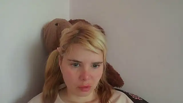 Snapshot of HornyElena chatting on 07-07-26, 10:08 HornyElena online show from 07-07-26, 10:08