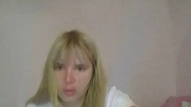Snapshot of HornyElena chatting on 08-02-26, 08:29 HornyElena online show from 08-02-26, 08:29