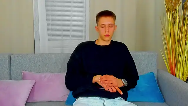 Snapshot of RileyyChasee chatting on 12-16-25, 05:07 RileyyChasee online show from 12-16-25, 05:07