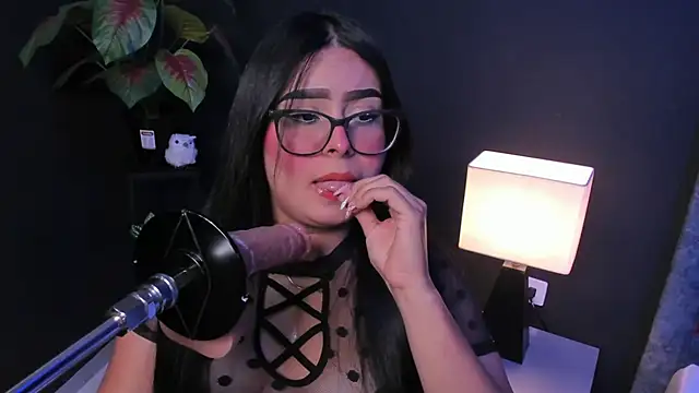 Snapshot of Amy_whittee chatting on 03-20-26, 04:06 Amy whittee online show from 03-20-26, 04:06