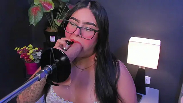 Snapshot of Amy_whittee chatting on 04-13-26, 03:45 Amy whittee online show from 04-13-26, 03:45