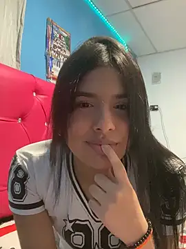 Snapshot of Chiquinquira3 chatting on 06-30-26, 05:30 Chiquinquira3 online show from 06-30-26, 05:30