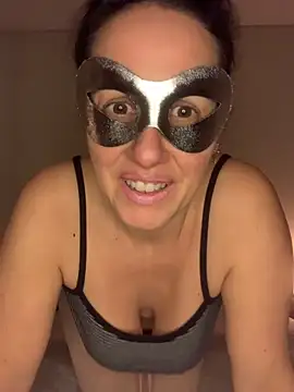 Snapshot of massagistahotbrunette chatting on 03-15-26, 11:11 massagistahotbrunette online show from 03-15-26, 11:11