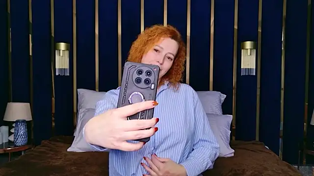 Snapshot of Evie_Berret chatting on 12-04-25, 03:32 Evie Berret online show from 12-04-25, 03:32