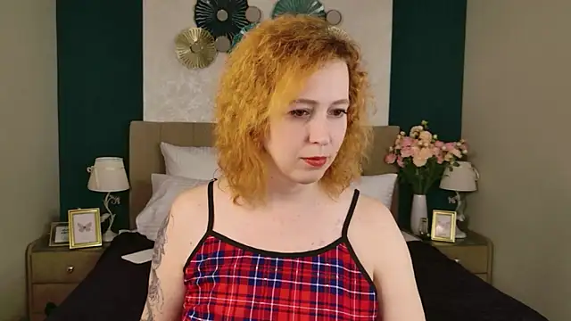 Snapshot of Evie_Berret chatting on 12-16-25, 11:15 Evie Berret online show from 12-16-25, 11:15