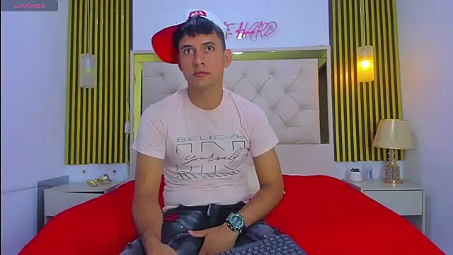 Snapshot of KEVIN_MCKINLEY chatting on 11-09-25, 06:01 KEVIN MCKINLEY online show from 11-09-25, 06:01