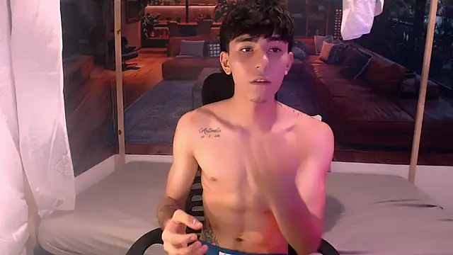 Snapshot of Bryant_Connor chatting on 11-09-25, 03:05 Bryant Connor online show from 11-09-25, 03:05