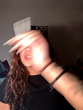 Snapshot of CurvyRush chatting on 11-11-25, 10:10 CurvyRush online show from 11-11-25, 10:10