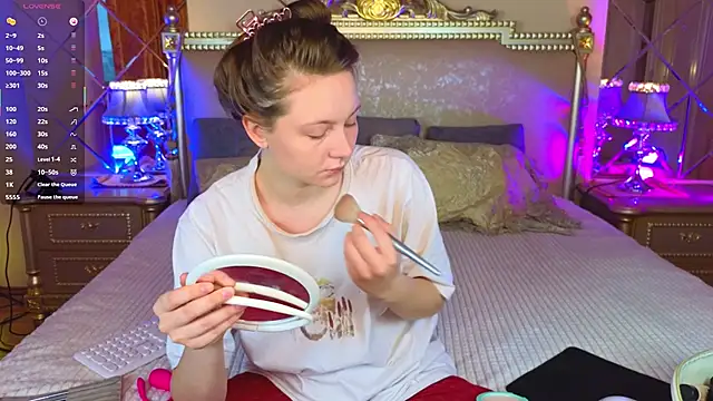 HolyBabyDoll online show from 11-09-25, 04:44