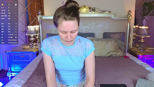 HolyBabyDoll online show from 11-19-25, 04:01