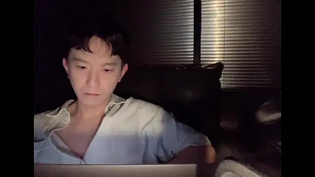 CouplingCry online show from 11-30-25, 02:54