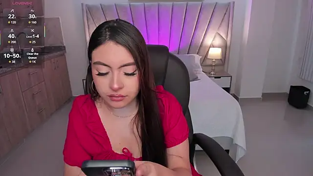 Snapshot of Maya_vexx chatting on 12-21-25, 06:04 Maya vexx online show from 12-21-25, 06:04