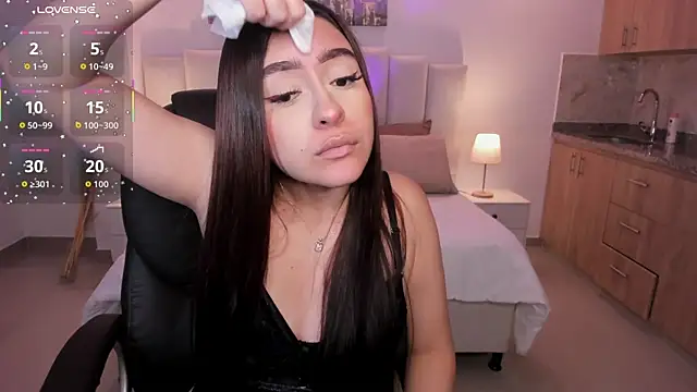 Snapshot of Maya_vexx chatting on 01-10-26, 08:43 Maya vexx online show from 01-10-26, 08:43