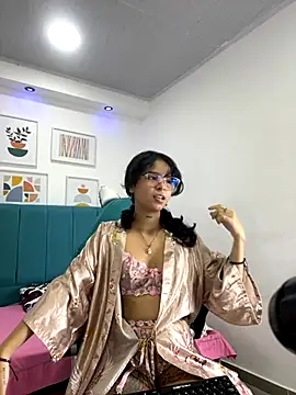  vaiolet owo online show from 11-15-25, 05:38