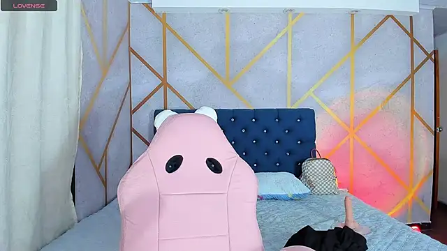  vaiolet owo online show from 01-07-26, 06:27