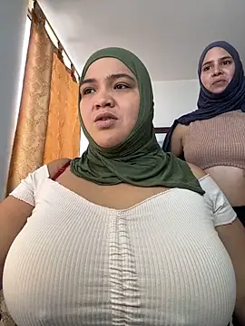 sweetmuslim01 online show from 10-17-25, 04:31