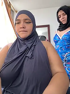 Snapshot of sweetmuslim01 chatting on 12-21-25, 06:15 sweetmuslim01 online show from 12-21-25, 06:15