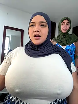 Snapshot of sweetmuslim01 chatting on 01-05-26, 08:23 sweetmuslim01 online show from 01-05-26, 08:23