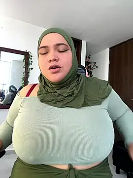 Snapshot of sweetmuslim01 chatting on 01-18-26, 04:55 sweetmuslim01 online show from 01-18-26, 04:55