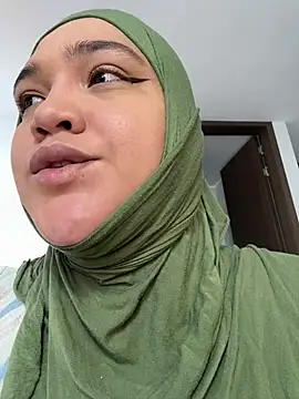 Snapshot of sweetmuslim01 chatting on 02-01-26, 04:38 sweetmuslim01 online show from 02-01-26, 04:38