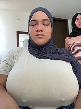 Snapshot of sweetmuslim01 chatting on 02-12-26, 06:03 sweetmuslim01 online show from 02-12-26, 06:03