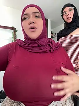 Snapshot of sweetmuslim01 chatting on 03-01-26, 04:31 sweetmuslim01 online show from 03-01-26, 04:31