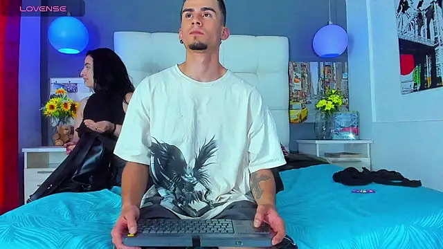 Sharon Tyga20 online show from 11-21-25, 08:07