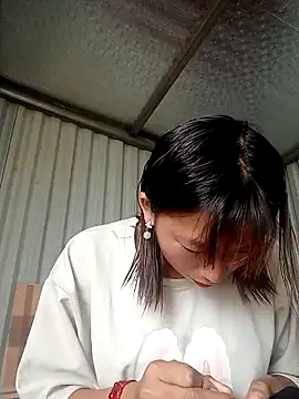 Snapshot of julybi chatting on 11-09-25, 06:23 julybi online show from 11-09-25, 06:23