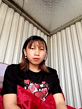 Snapshot of julybi chatting on 12-04-25, 05:50 julybi online show from 12-04-25, 05:50