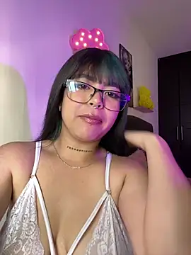 Snapshot of VIOLET_EF chatting on 11-08-25, 07:01 VIOLET EF online show from 11-08-25, 07:01