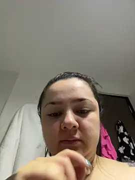 Snapshot of cleo_wale_ chatting on 11-09-25, 01:31 cleo wale online show from 11-09-25, 01:31