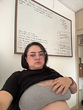 Snapshot of cleo_wale_ chatting on 11-30-25, 03:49 cleo wale online show from 11-30-25, 03:49