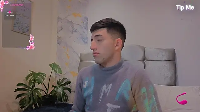 Un Sluttyy online show from 07-18-26, 11:36