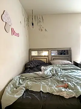 carmelpeach online show from 11-19-25, 09:04