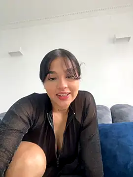 Miia Hoot online show from 11-29-25, 02:09