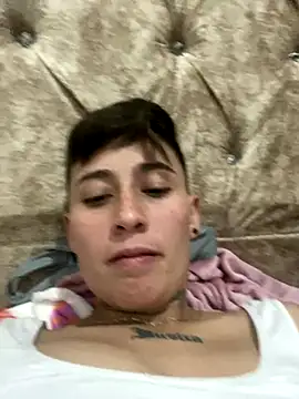 Miia Hoot online show from 12-22-25, 01:35