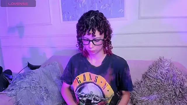 AliceMadnes online show from 02-11-26, 01:05