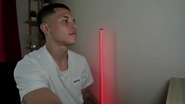 Snapshot of damian_vega13 chatting on 11-07-25, 05:57 damian vega13 online show from 11-07-25, 05:57