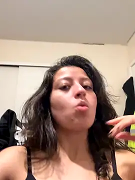 SaintNina online show from 11-27-25, 12:02