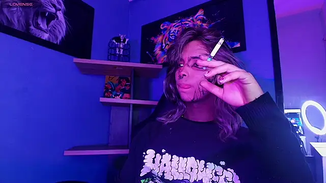 Snapshot of luxiel_ chatting on 11-21-25, 11:25 luxiel online show from 11-21-25, 11:25