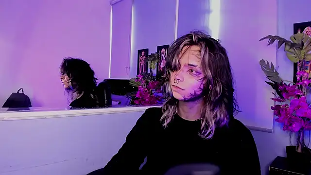 Snapshot of luxiel_ chatting on 12-02-25, 08:04 luxiel online show from 12-02-25, 08:04