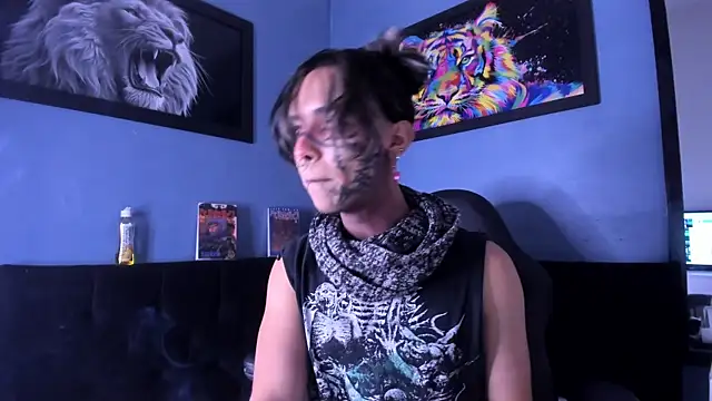 Snapshot of luxiel_ chatting on 12-21-25, 04:52 luxiel online show from 12-21-25, 04:52